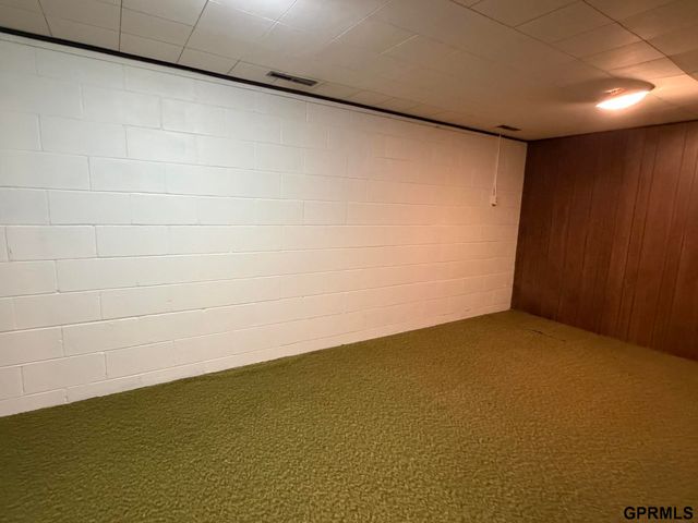 330 Kingwood Avenue, Crete, NE 68333