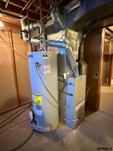 330 Kingwood Avenue, Crete, NE 68333