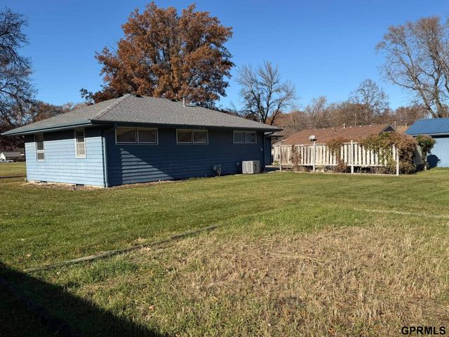 330 Kingwood Avenue, Crete, NE 68333