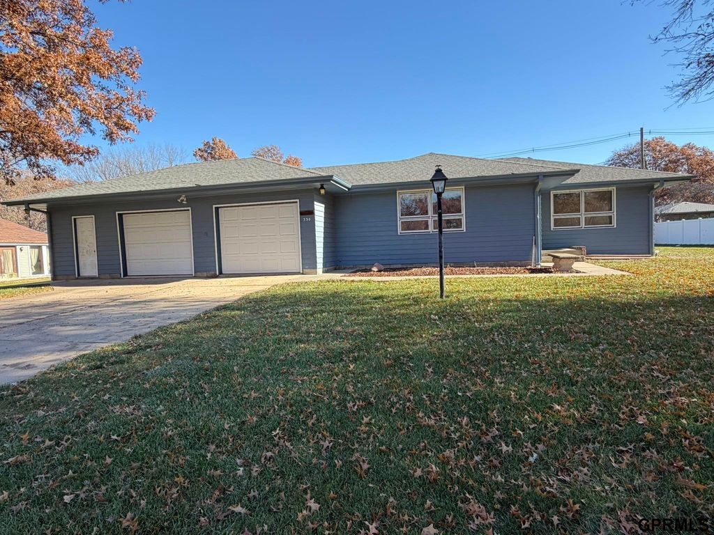 330 Kingwood Avenue, Crete, NE 68333