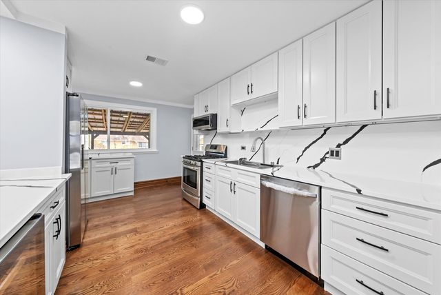 9254 Austin Avenue, Oak Lawn, IL 60453