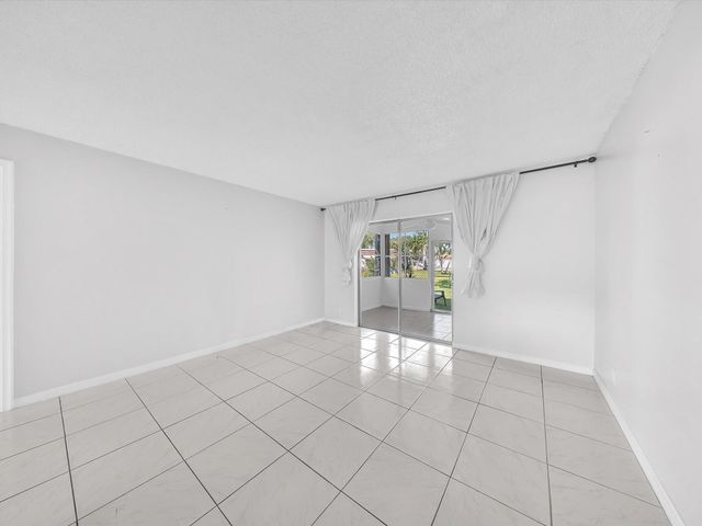 417 SW Natura Avenue B, Deerfield Beach, FL 33441