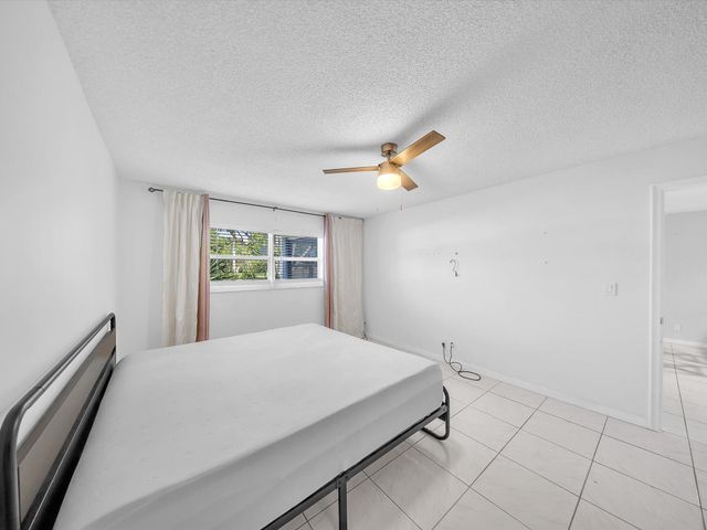 417 SW Natura Avenue B, Deerfield Beach, FL 33441