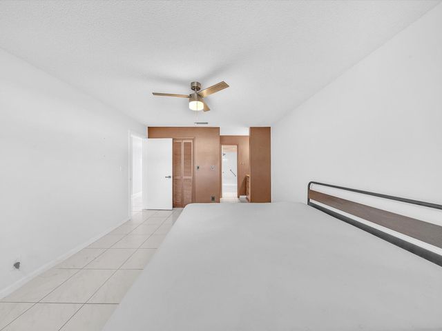 417 SW Natura Avenue B, Deerfield Beach, FL 33441