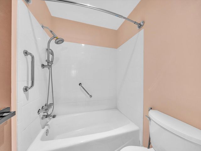 417 SW Natura Avenue B, Deerfield Beach, FL 33441