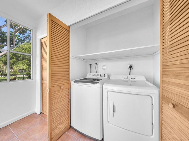 417 SW Natura Avenue B, Deerfield Beach, FL 33441