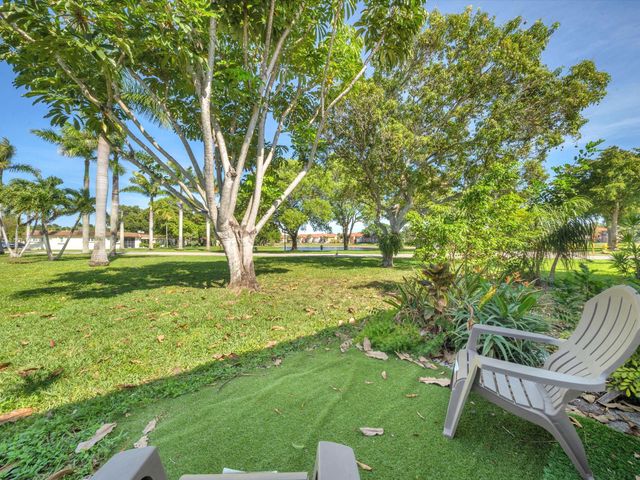 417 SW Natura Avenue B, Deerfield Beach, FL 33441