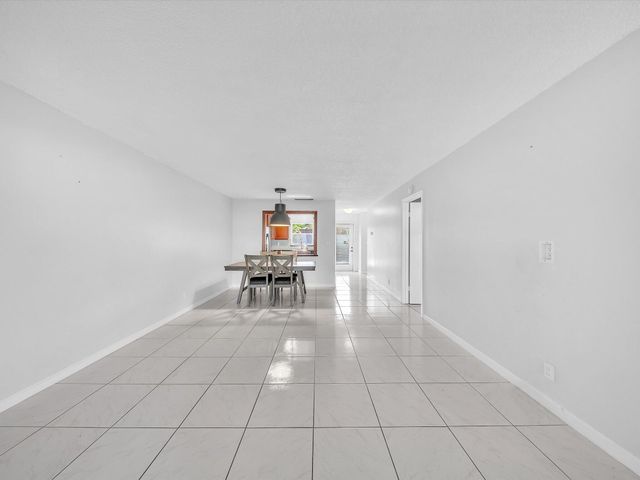 417 SW Natura Avenue B, Deerfield Beach, FL 33441