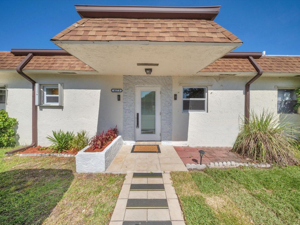 417 SW Natura Avenue B, Deerfield Beach, FL 33441