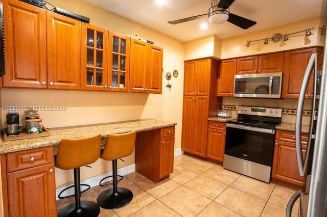 4210 W 6th Ave, Hialeah, FL 33012