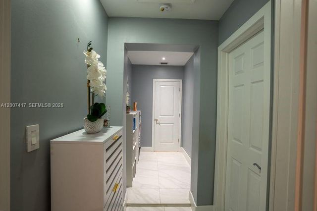 4210 W 6th Ave, Hialeah, FL 33012