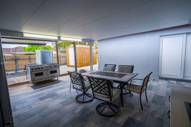 4210 W 6th Ave, Hialeah, FL 33012