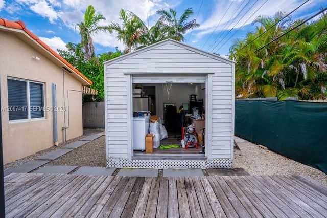 4210 W 6th Ave, Hialeah, FL 33012