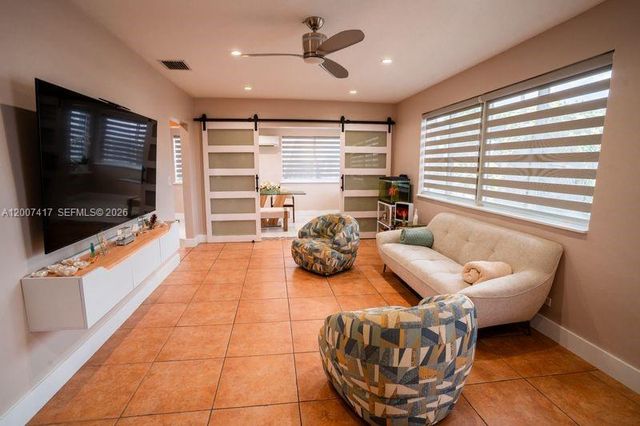 4210 W 6th Ave, Hialeah, FL 33012