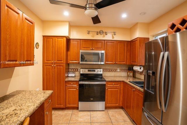 4210 W 6th Ave, Hialeah, FL 33012