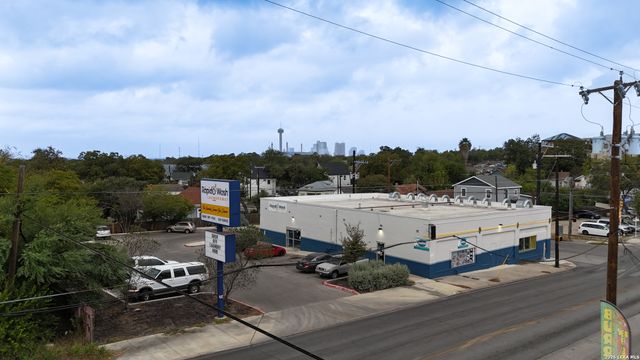 1426 new braunfels, San Antonio, TX 78210