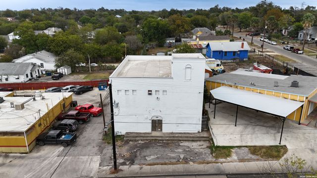 1426 new braunfels, San Antonio, TX 78210