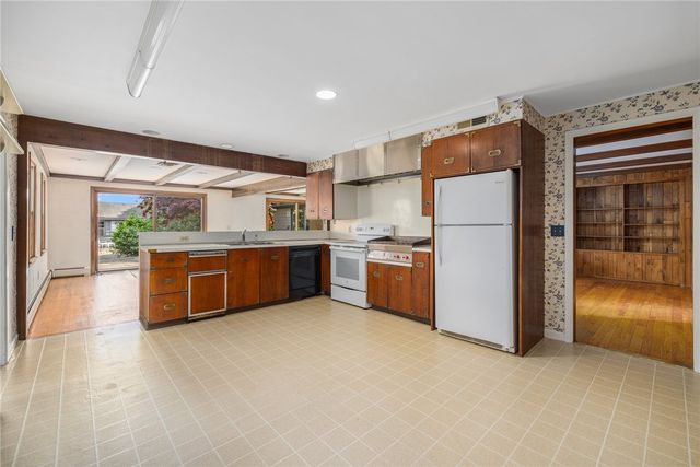 515 Wakefield Street, West Warwick, RI 02893