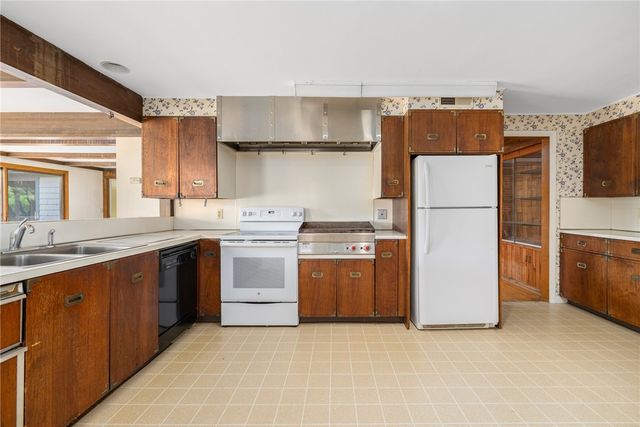 515 Wakefield Street, West Warwick, RI 02893