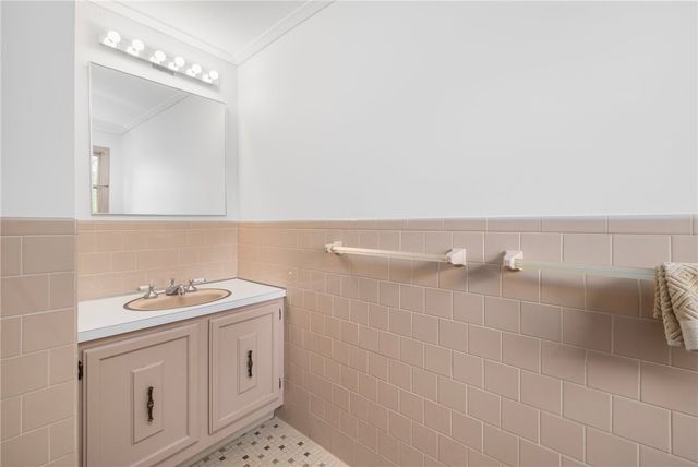 515 Wakefield Street, West Warwick, RI 02893
