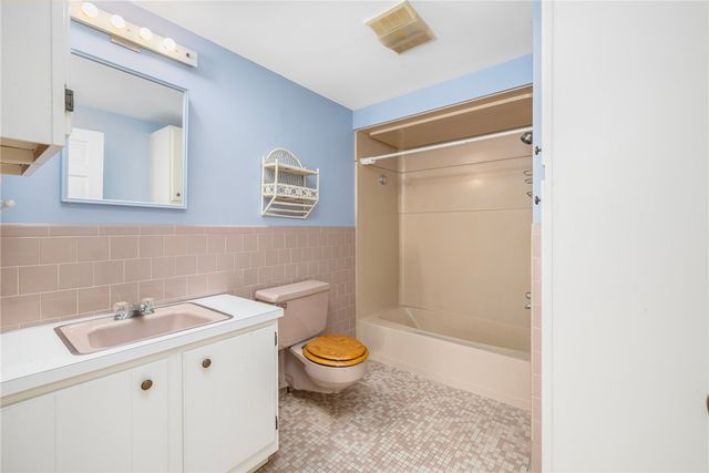 515 Wakefield Street, West Warwick, RI 02893