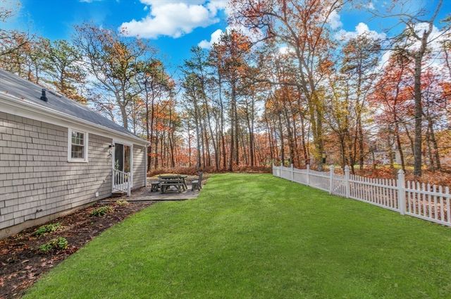 607 W Yarmouth Rd, Yarmouth, MA 02673