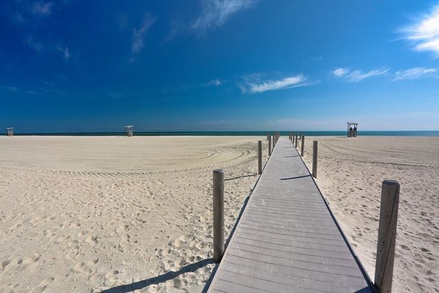 607 W Yarmouth Rd, Yarmouth, MA 02673