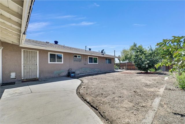 6254 Stanton, Highland, CA 92346
