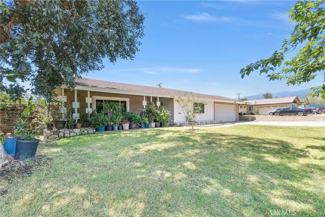 6254 Stanton, Highland, CA 92346