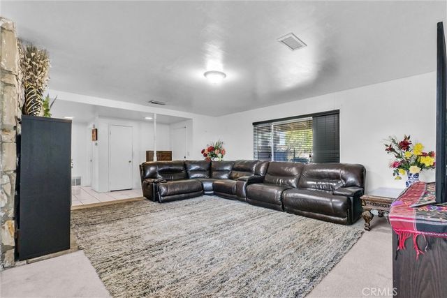 6254 Stanton, Highland, CA 92346