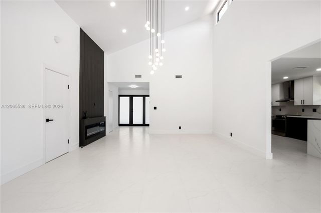 1543 SW 1st Avenue, Boca Raton, FL 33432