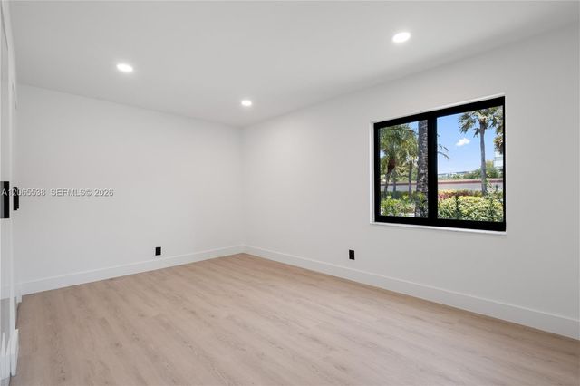 1543 SW 1st Avenue, Boca Raton, FL 33432