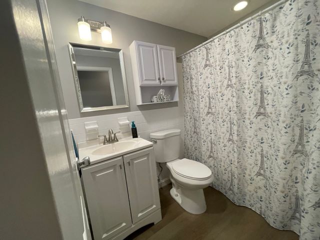 597 Old Warren Rd, Swansea, MA 02777