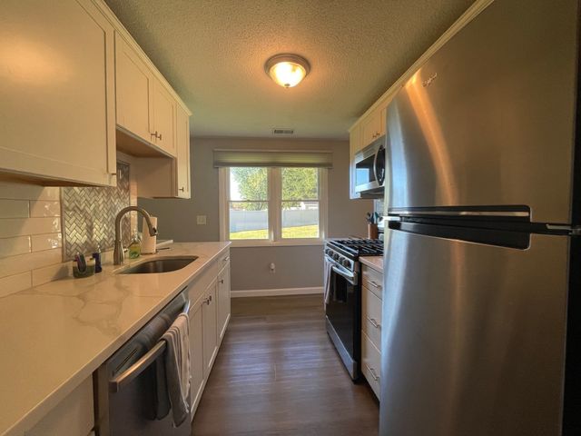 597 Old Warren Rd, Swansea, MA 02777
