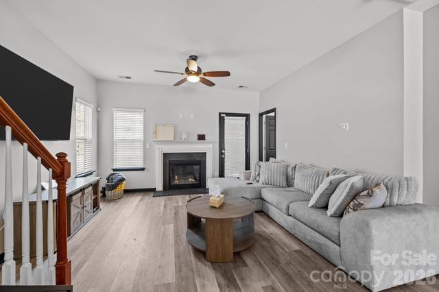 14062 Singleleaf Lane, Charlotte, NC 28278