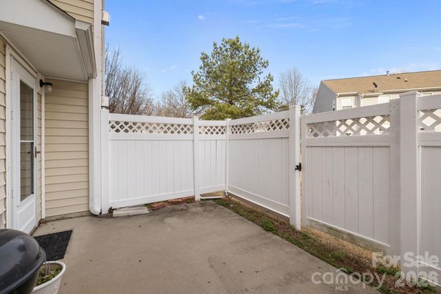 14062 Singleleaf Lane, Charlotte, NC 28278