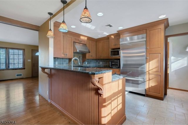 43 KING GEORGE ROAD, Warren Twp., NJ 07059