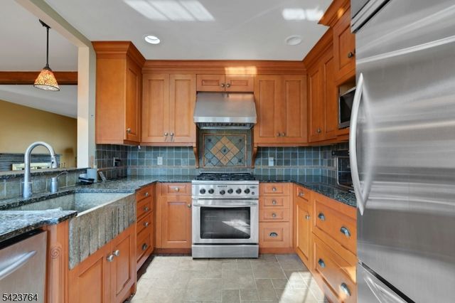 43 KING GEORGE ROAD, Warren Twp., NJ 07059