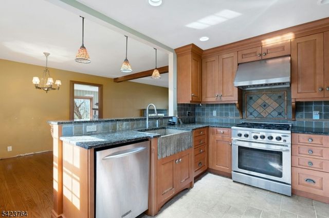 43 KING GEORGE ROAD, Warren Twp., NJ 07059