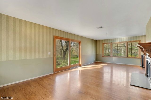 43 KING GEORGE ROAD, Warren Twp., NJ 07059