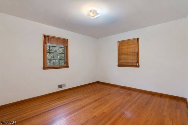 43 KING GEORGE ROAD, Warren Twp., NJ 07059