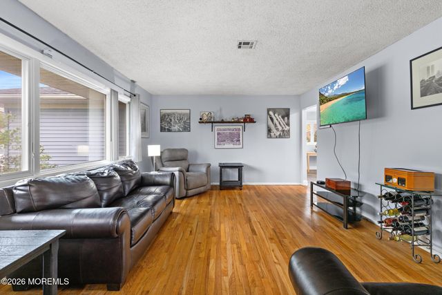 309 Colonial Drive, Toms River, NJ 08753