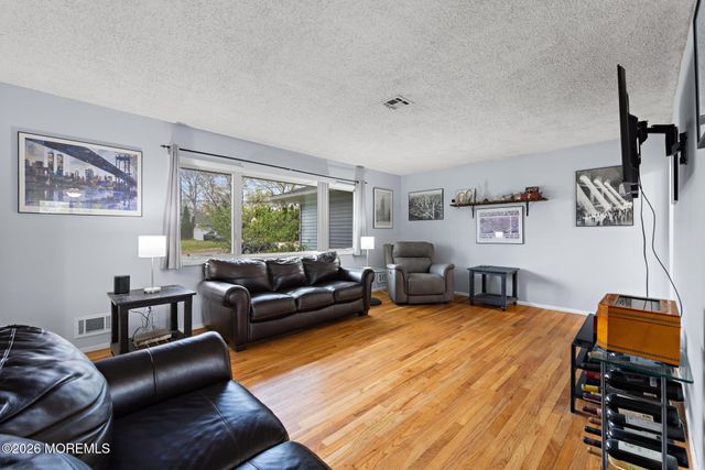 309 Colonial Drive, Toms River, NJ 08753