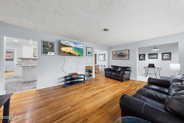 309 Colonial Drive, Toms River, NJ 08753