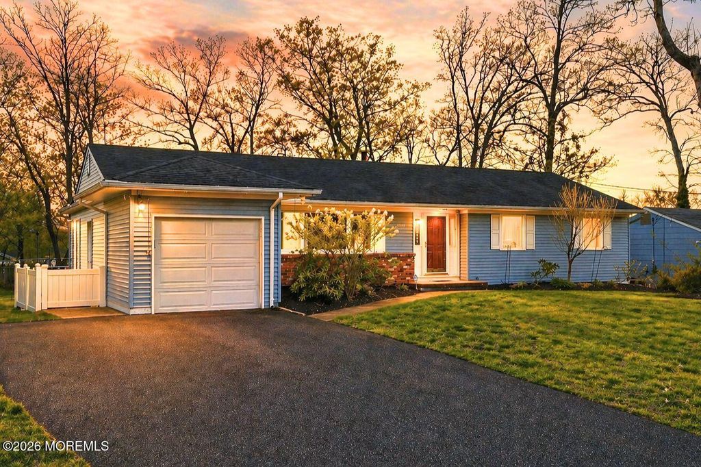 309 Colonial Drive, Toms River, NJ 08753