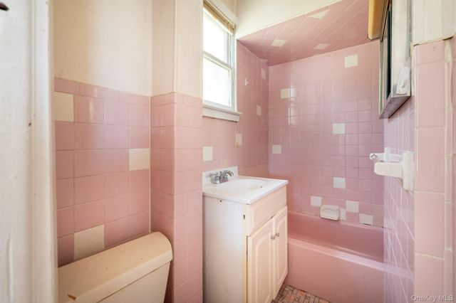 3255 Barkley Avenue A, Bronx, NY 10465