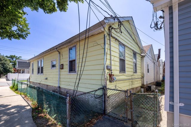 3255 Barkley Avenue A, Bronx, NY 10465