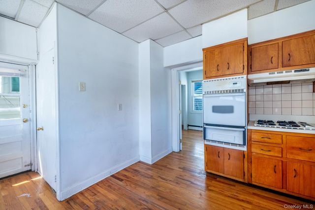 3255 Barkley Avenue A, Bronx, NY 10465
