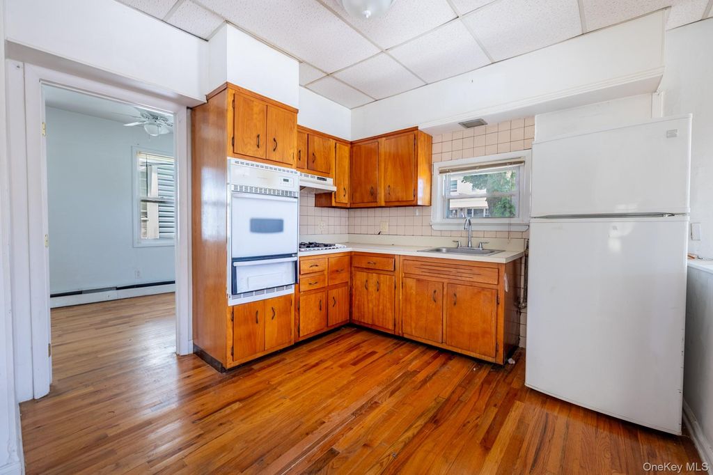 3255 Barkley Avenue A, Bronx, NY 10465 — photo 5