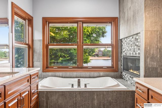 519 S 249th Circle, Waterloo, NE 68069
